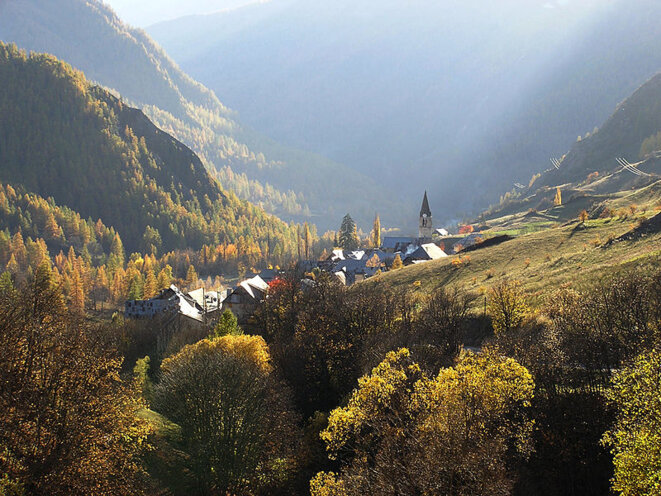 À Saint Paul sur Ubaye, le camping, où défilent les passionnés de montagne, dispose d'une salle hors-sac. © Par "Nicolas Hodée" — "travail personnel", CC BY-SA 3.0, https://commons.wikimedia.org/w/index.php?curid=2996396 À Saint Paul sur Ubaye, le camping, où défilent les passionnés de montagne, dispose d'une salle hors-sac. © Par "Nicolas Hodée" — "travail personnel", CC BY-SA 3.0, https://commons.wikimedia.org/w/index.php?curid=2996396