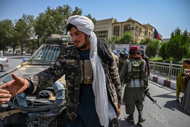 16 août 2021. Des talibans dans une rue de Kaboul. © Wakil Kohsar / AFP 16 août 2021. Des talibans dans une rue de Kaboul. © Wakil Kohsar / AFP