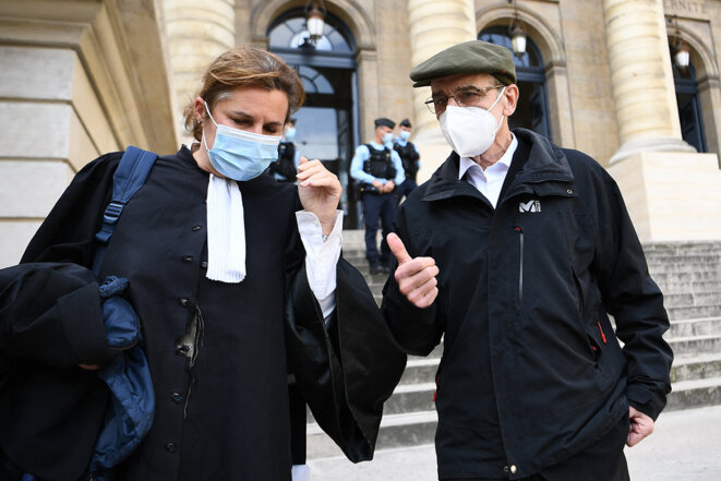 L’ancien chef du groupe séparatiste basque ETA, José Antonio Urrutikoetxea Bengoetxea, avec son avocate, Laure Heinich, au Palais de justice de Paris, le 19 octobre 2020. © Photo par Christophe Archambault / AFP L’ancien chef du groupe séparatiste basque ETA, José Antonio Urrutikoetxea Bengoetxea, avec son avocate, Laure Heinich, au Palais de justice de Paris, le 19 octobre 2020. © Photo par Christophe Archambault / AFP
