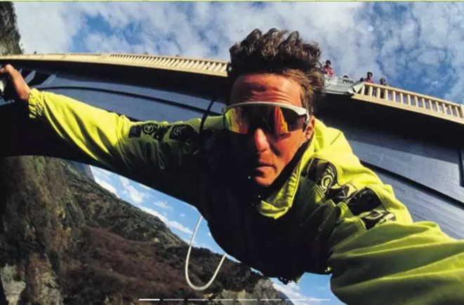 saut-en-elastque-publicite-pont-de-ponsonnas