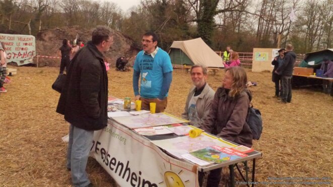 Festival du Bishnoï des 2 et 3 avril 2016 pour promouvoir les alternatives et autres luttes locales et dénoncer le projet du GCO – ici Pierre Rosenzweig présent sur le stand de Stop Fessenheim © Bruno Dalpra Festival du Bishnoï des 2 et 3 avril 2016 pour promouvoir les alternatives et autres luttes locales et dénoncer le projet du GCO – ici Pierre Rosenzweig présent sur le stand de Stop Fessenheim © Bruno Dalpra