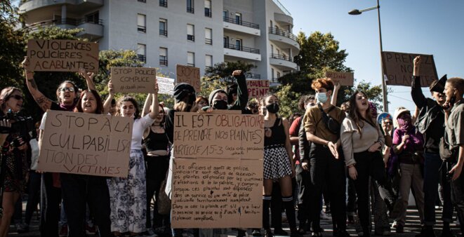 Devant le commissariat de Montpellier, les flics méprisent la double peine