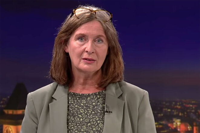 Elke Kahr lors d’une interview sur la chaîne de télévision publique Autrichienne ORF, en septembre 2021. © Capture d’écran ORF Elke Kahr lors d’une interview sur la chaîne de télévision publique Autrichienne ORF, en septembre 2021. © Capture d’écran ORF
