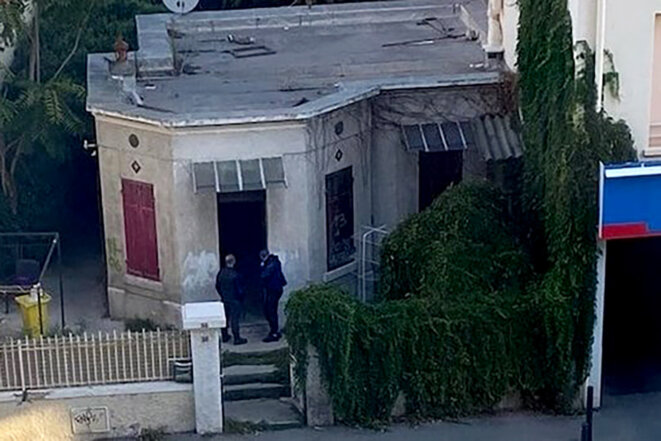 Évacuation à Marseille d’une maison squattée en présence de “gros bras”. © Photo DR Évacuation à Marseille d’une maison squattée en présence de “gros bras”. © Photo DR