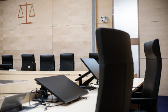 La salle d'audience du procès des attentats du 13 novembre 2015 à Paris. © Photo Sébastien Calvet / Mediapart