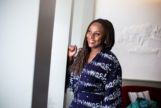 Chimamanda Ngozi Adichie à Paris, le 19 septembre 2021 © Sébastien Calvet/Mediapart