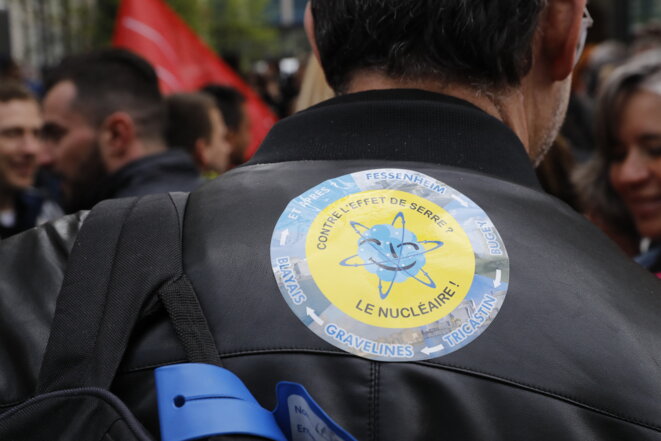Lors d'une manifestation contre la fermeture de Fesseinheim, Paris, le 6 avril 2017. © Patrick KOVARIK / AFP Lors d'une manifestation contre la fermeture de Fesseinheim, Paris, le 6 avril 2017. © Patrick KOVARIK / AFP