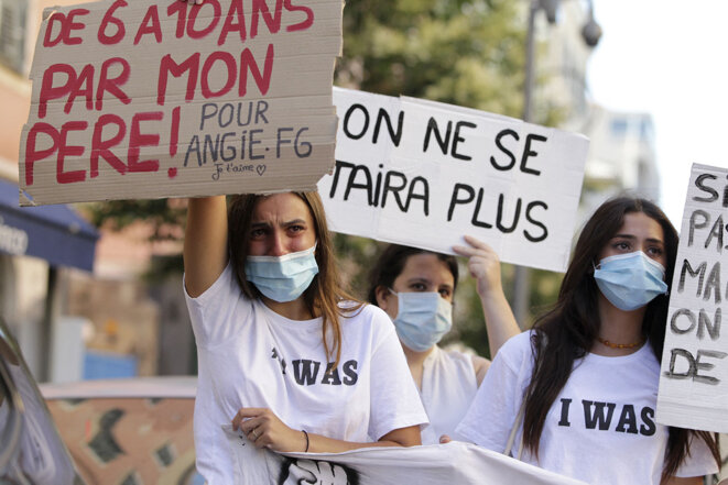 Manifestation contre les violences sexuelles, juillet 2020. © Photo Pascal Pochard-Casabianca / AFP Manifestation contre les violences sexuelles, juillet 2020. © Photo Pascal Pochard-Casabianca / AFP