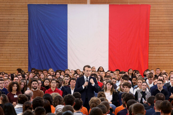 Emmanuel Macron lors d’un des grands débats, le 7 février 2019, à Etang-sur-Arroux. © Photo Ludovic Marin / AFP