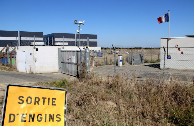 L’entrée du CRA de Cornebarrieu en octobre 2018 © Emmanuel Riondé pour Mediapart