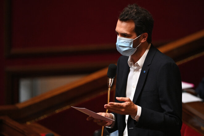 Le député Bastien Lachaud, ici à l’Assemblée en septembre 2021, est rattrapé par l’affaire de la campagne 2017. © Christophe ARCHAMBAULT / AFP