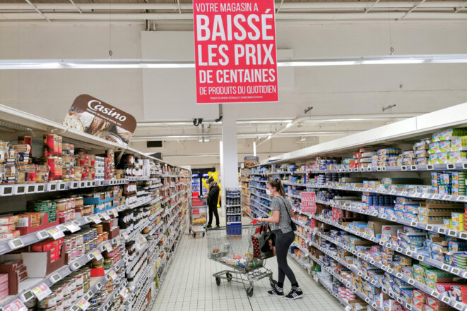 Photo d'illustration, dans un supermarché de Valence, le 9 octobre 2021. © Nicolas Guyonnet / Hans Lucas via AFP Photo d'illustration, dans un supermarché de Valence, le 9 octobre 2021. © Nicolas Guyonnet / Hans Lucas via AFP
