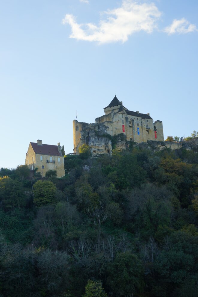 Le château de Castelnaud, bâti sur un éperon rocheux!