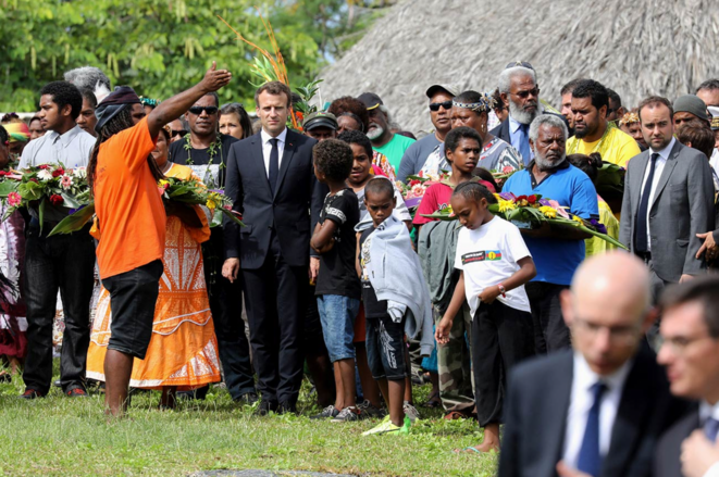 Emmanuel Macron sur l’île d’Ouvéa, le 5 mai 2018. © Photo Ludovic Marin / AFP