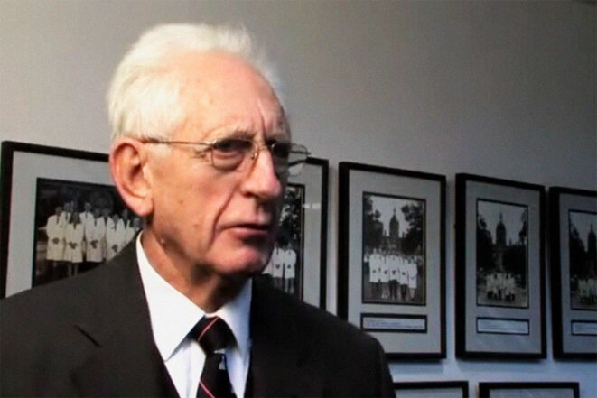 Jacques Grosset à l’université Johns-Hopkins, à Baltimore, aux USA, le 13 Novembre 2009. © Capture d’écran YouTube