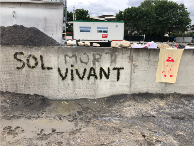 Blocage d'une centrale à béton à Gennevilliers, par les Soulèvements de la terre, le 29 juin 2021.