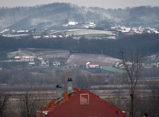 Vue sur des parcelles concernées par le projet minier de Rio Tinto, dans l’ouest de la Serbie. © Olivier Bunic / AFP
