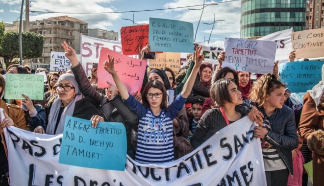 Manifestation à Béjaia contre le code de la famille, le 8 mars 2020. © Samir Maouche/Hans Lucas/AFP