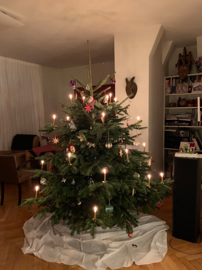 Un arbre de Noël à Vienne: même les non croyants adhèrent à ce rituel de la lumière lors du solstice d'hiver. L'extrême droite païenne, elle, célèbre à la même époque de l'année l'obscurité. © DR
