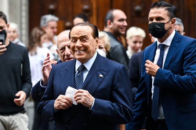 Silvio Berlusconi lors des élections municipales du 3 octobre 2021, à Milan. © Piero Cruciatti / Anadolu Agency via AFP