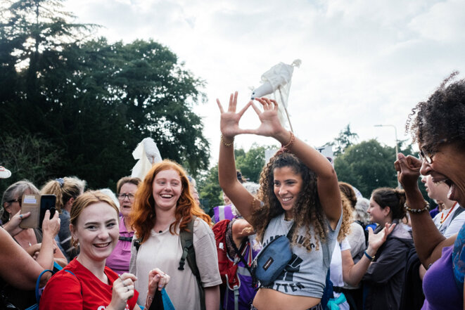 À Greenham Common, les femmes marchent depuis quarante ans pour la paix