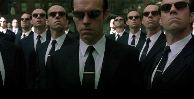 Laisse-moi tranquille, agent Smith !