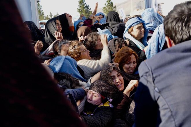 À Hérat, plusieurs femmes ont été blessées dans la bousculade. © Rachida El Azzouzi/Mediapart