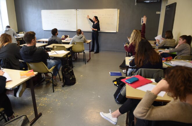 Au lycée du Mirail à Bordeaux. © MEHDI FEDOUACH / AFP