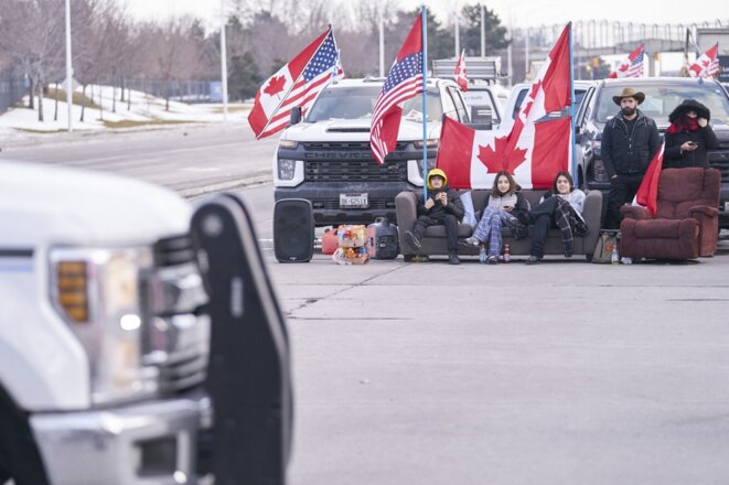 Un pont frontalier bloqué, le 9 février 2022 dans l’Ontario (Canada). © Photo Geoff Robins / AFP