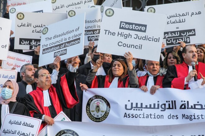 Manifestation de juges jeudi 10 février à Tunis. © Chedly Ben Ibrahim/NurPhoto/AFP