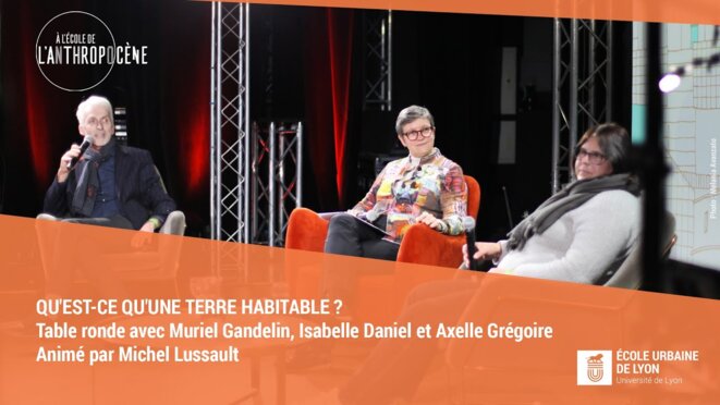 Deux femmes savantes