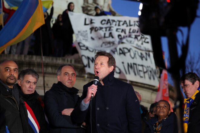Yannick Jadot, le 24 février 2022, lors d’un rassemblement en soutien des Ukrainiens. © Photo Thomas Coex / AFP