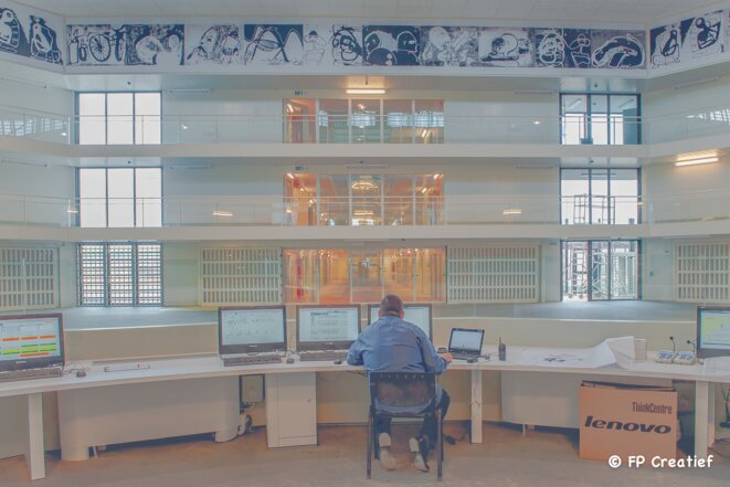 À l’étranger, les prisons ne résistent pas au vent de la dématérialisation