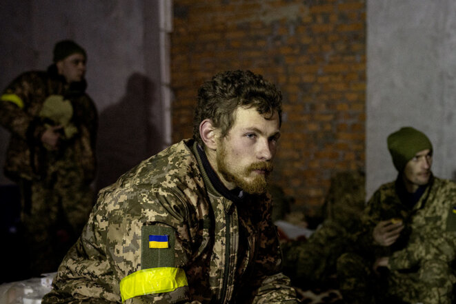 Des membres de la Défense territoriale près de Kyiv (Kiev), le 2 mars 2022. © Photo Wolfgang Schwan / Anadolu via AFP