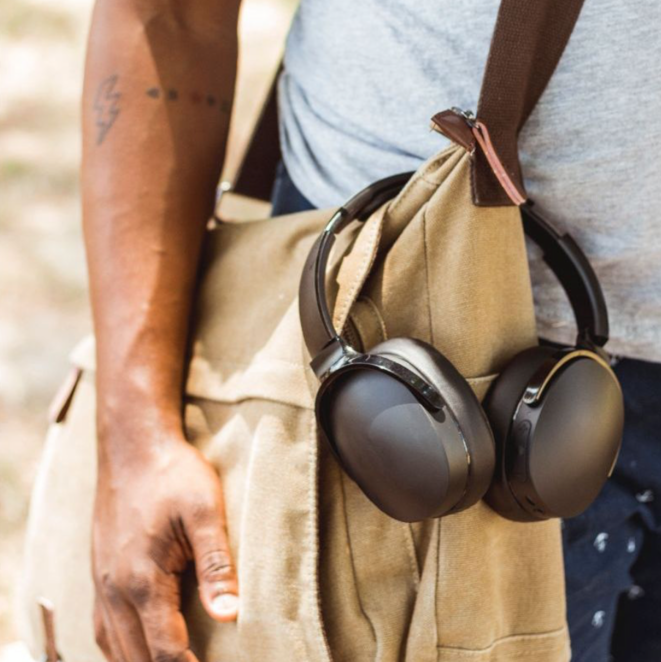 Artistes face à la guerre : un devoir d'assistance sans frontières.