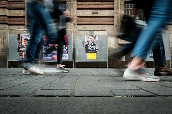 Affiches électorales pour la campagne présidentielle à Toulouse, le 28 mars 2022. © Photo Patrick Batard / Abaca