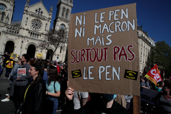 Le cortège contre l'extrême droite à Paris samedi 16 avril 2022. © GEOFFROY VAN DER HASSELT / AFP