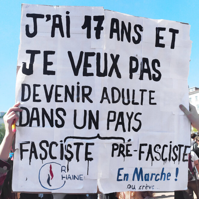 "J'ai 17 ans...", manifestation du 16 avril 2022 © CC-BY-SA-4.0 Citrouilleorange
