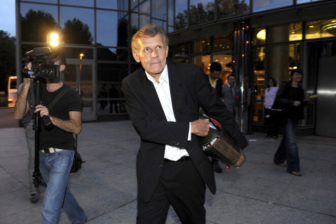 Boulogne, le 10 juillet 2008. Patrick Poivre d'Arvor quitte le siège de TF1 après son dernier journal télévisé. © Photo Mousse / Abaca