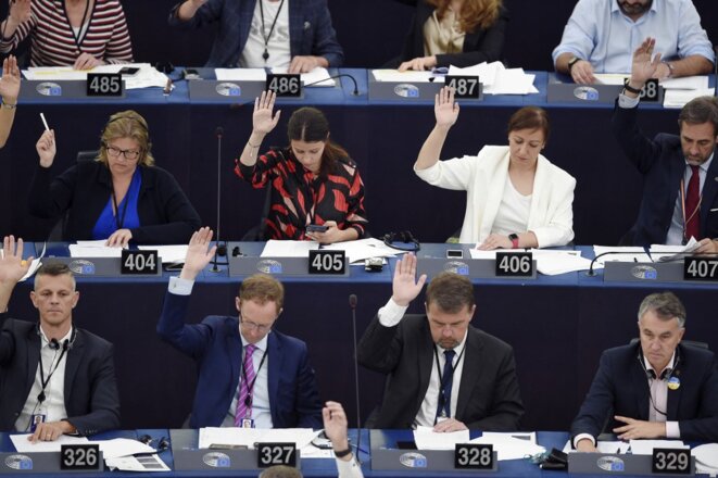 Des eurodéputés lors d'une session plénière au Parlement européen à Strasbourg, le 8 juin 2022. © Photo Frederick Florin / AFP