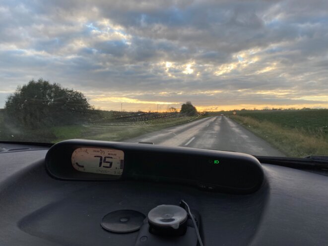 La voiture, cette pute de luxe qui se croît redevenue vierge.