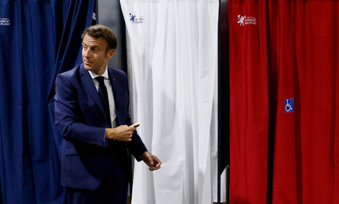 Emmanuel Macron lors de son vote au Touquet, le 12 juin 2022. © Photo Ludovic Marin / AFP