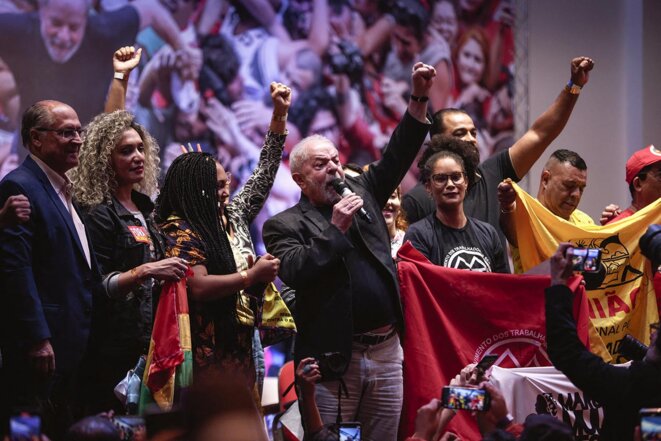 Luiz Inácio Lula da Silva lors d'une réunion avec les mouvements sociaux dans le quartier Liberdade, à São Paulo, le 27 mai 2022. © Photo Ettore Chiereguini / AGIF via AFP