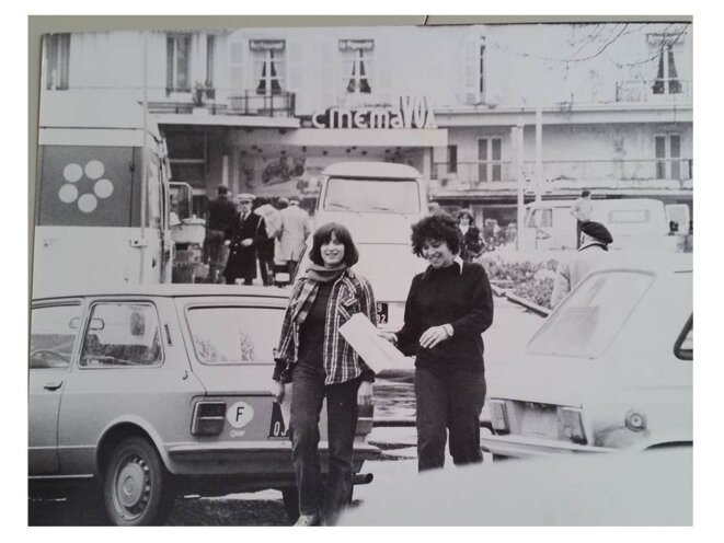 Sarah ( à gauche !) en 1978 au festival de Cannes, mais sans tapis rouge...