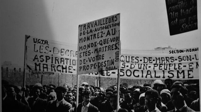 Manifestation de soutien aux décrets de mars 1963. Col. privée.