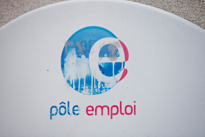 Logo de Pôle emploi dans une agence des Hautes-Alpes en mars 2021. © Thibaut Durand / Hans Lucas / Hans Lucas via AFP