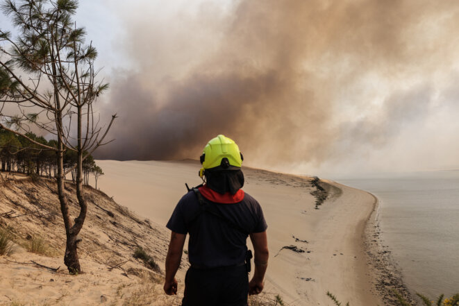 Face à la dune du Pilat, le 18 juillet 2022. © Thibaud Moritz / AFP