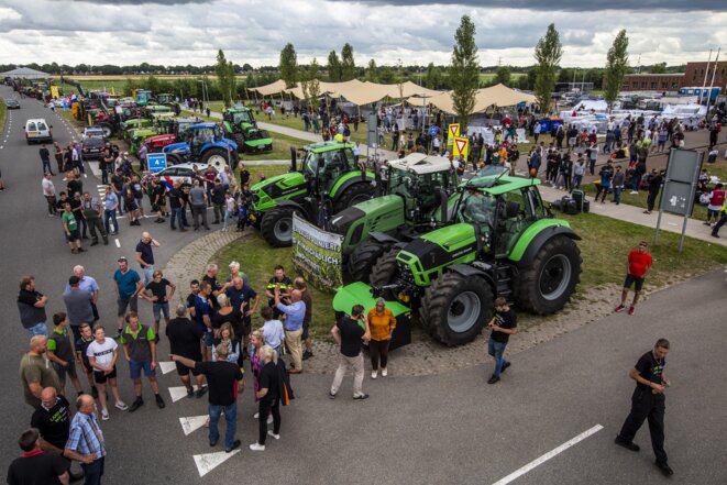 Blocage d'agriculteurs néerlandais pour protester contre le plan gouvernemental de réduction des cheptels, le 14 juillet 2022. © Photo Vincent Jannink / ANP via AFP