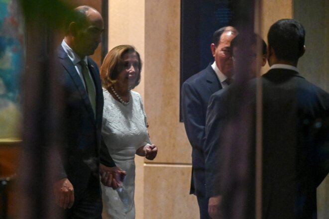 Nancy Pelosi quitte à la sortie d’un hôtel à Singapour le 1er août 2022. © Photo Roslan Rahman/AFP