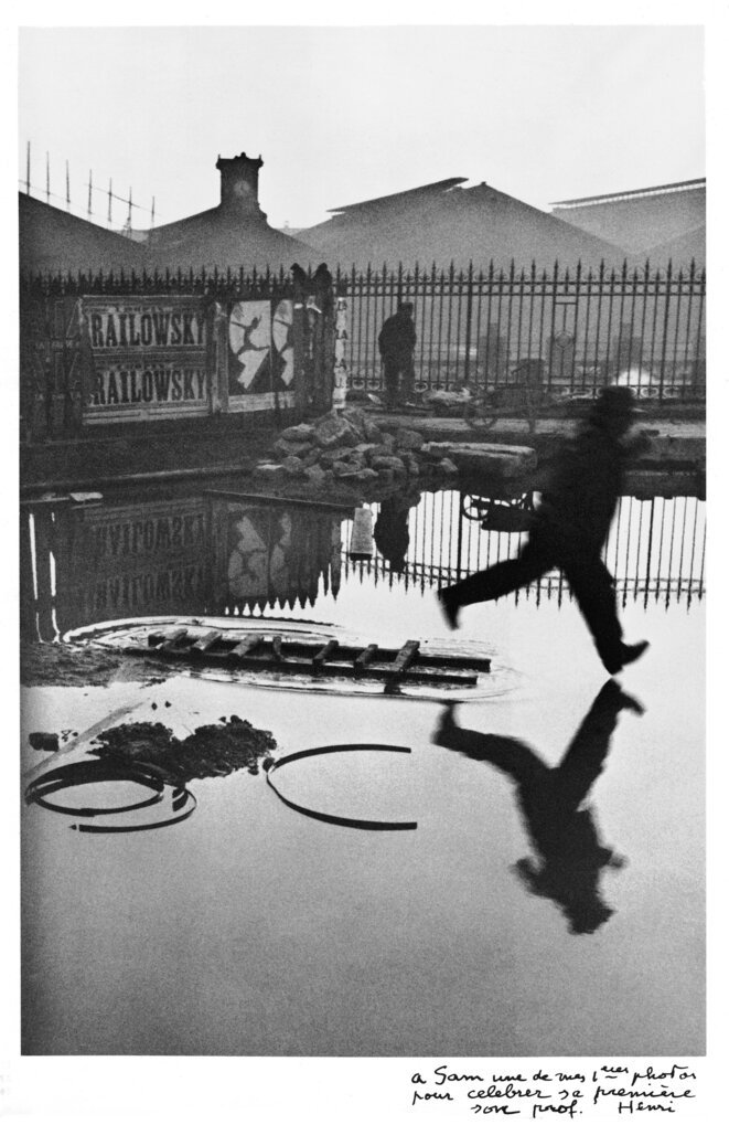 Derrière la gare Saint-Lazare, place de l'Europe, Paris, 1932 © Fondation Henri Cartier-Bresson/Magnum Photos, Collection Szafran, Fondation Pierre Gianadda